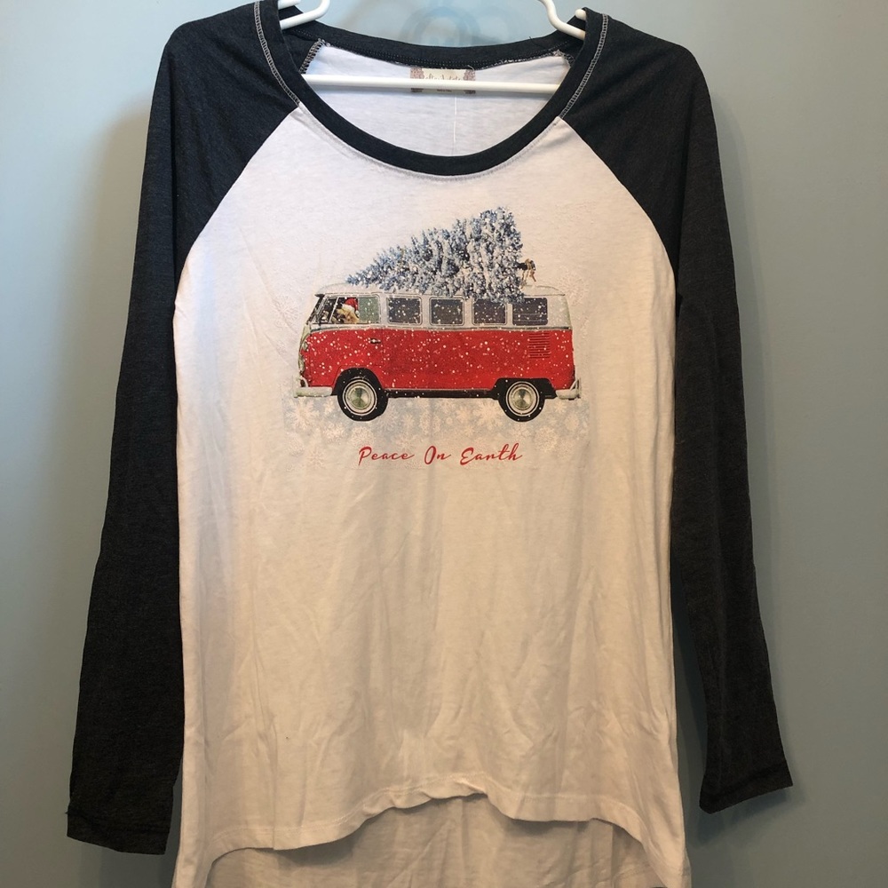 ‘Peace on Earth’ long sleeve tee